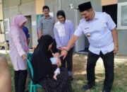 Didampingi Bupati Armia Kepala BNPB Melakukan Dialog Dengan Warga Untuk Memastikan Kebutuhan Dasar Mereka Terpenuhi