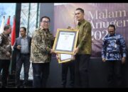SEKDA NASIR RAIH ANUGERAH SMSI SEBAGAI TOKOH INSPIRATIF NASIONAL 2026*