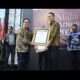 SEKDA NASIR RAIH ANUGERAH SMSI SEBAGAI TOKOH INSPIRATIF NASIONAL 2026*